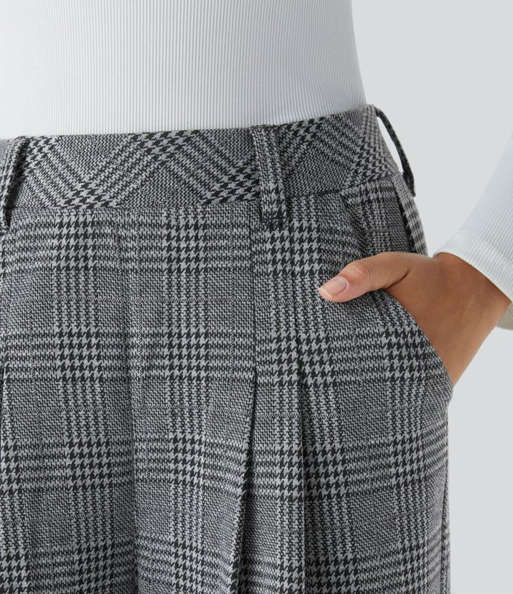 High-waisted casual trousers with side pockets